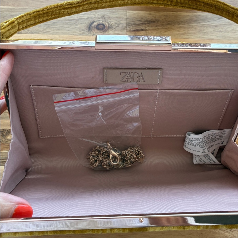 NEW ZARA Golden Velvet Bag - Picture 4 of 4